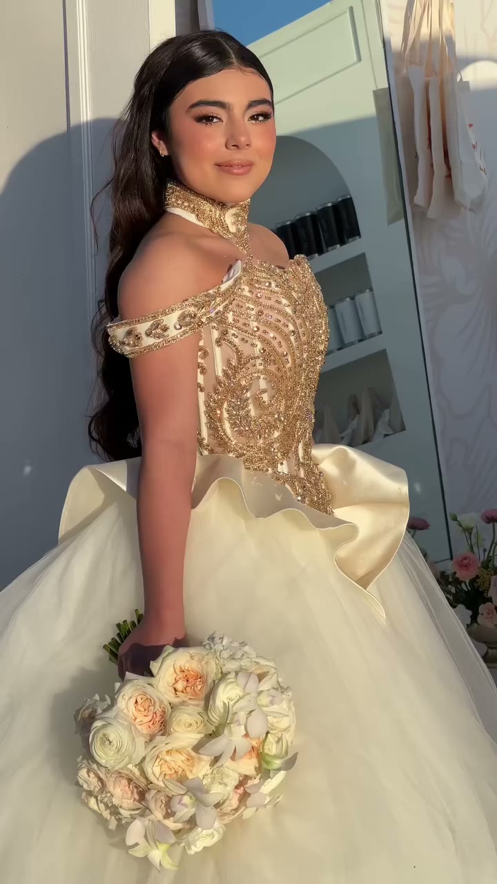 XV Glam Blanco y Dorado — video